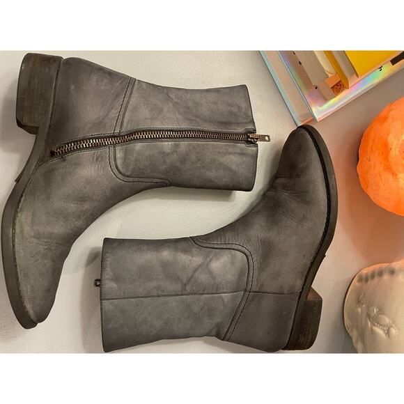 J Crew Suede Side Zip Low Boots - Size 7 - Picture 3 of 7